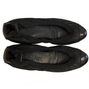 SOLD!!!!!  Chanel ballerina in black leather